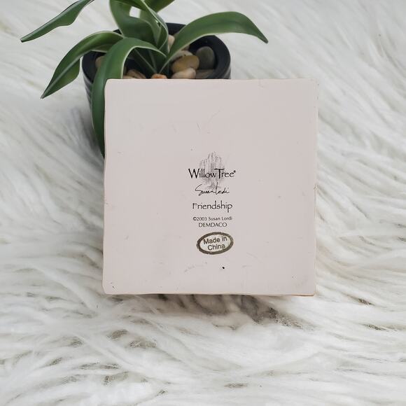 Willow Tree Hand Carved Friendship Trinket Jewelry Keepsake Box - Picture 8 of 8